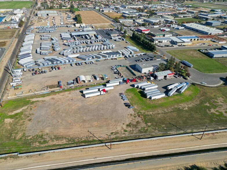 More Photos Of 4475 Farm Supply Dr, Ceres Warehouse For Sale