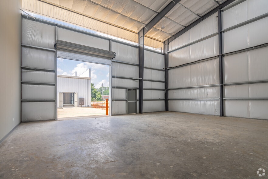 More Photos Of 3340 Spring Stuebner, Spring Unknown For Lease