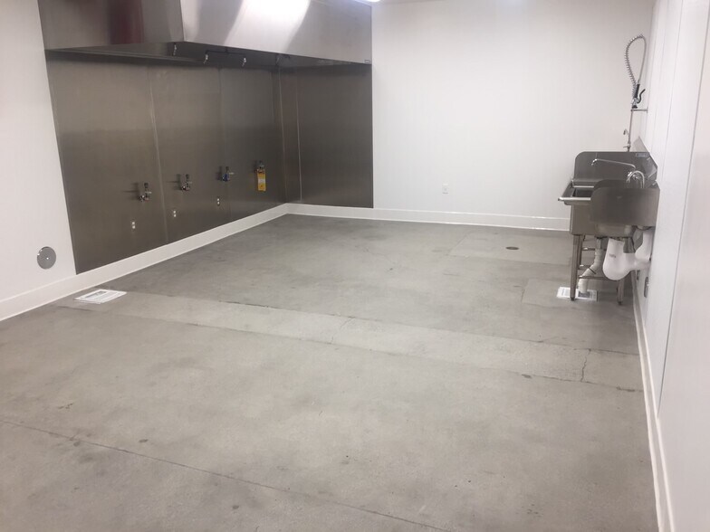 More Photos Of 1829 22nd St, Sacramento Warehouse For Lease
