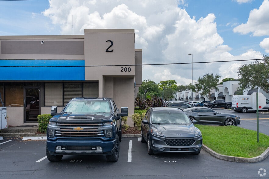 More Photos Of 6555 Powerline Rd, Fort Lauderdale Unknown For Lease