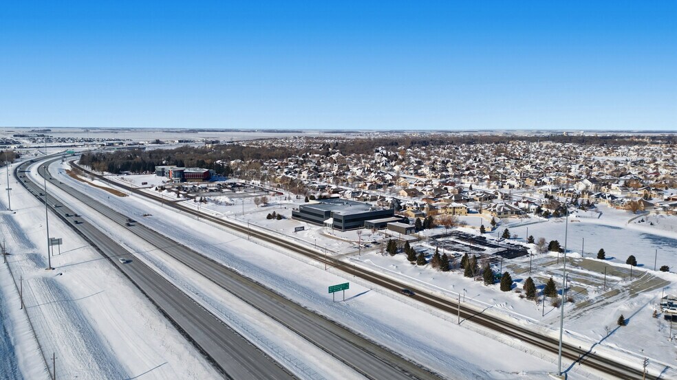 More Photos Of 644 E Beaton Dr, West Fargo Office For Lease
