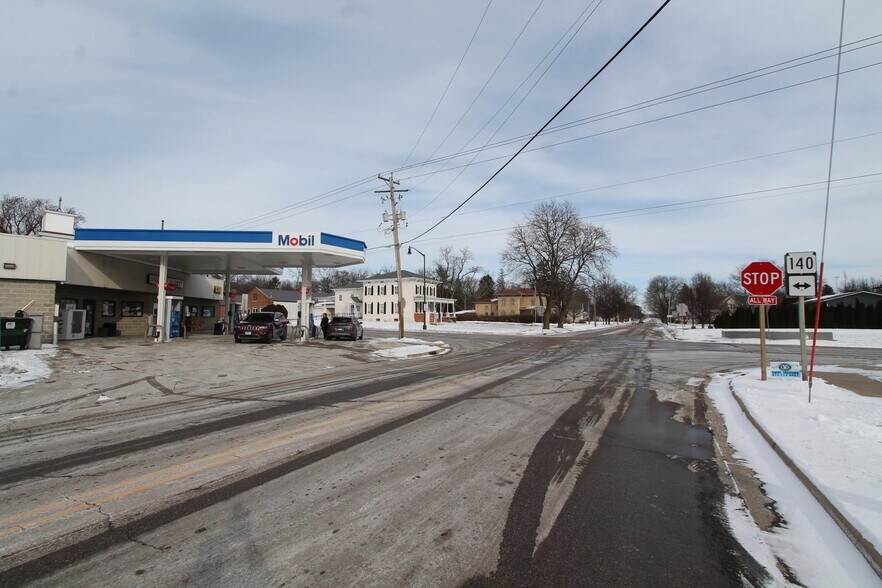 More Photos Of 600 Milwaukee Rd, Clinton Service Station For Sale