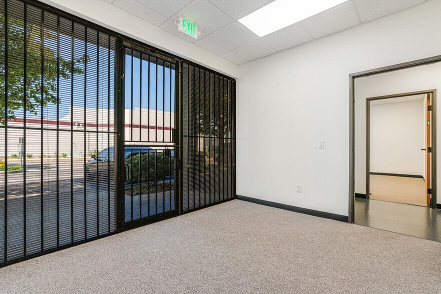 More Photos Of 17022 S Montanero Ave, Carson Warehouse For Lease