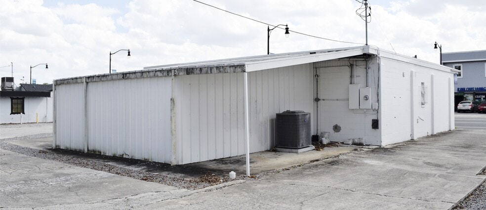 More Photos Of 2015 W Fairbanks Ave, Winter Park Storefront For Lease
