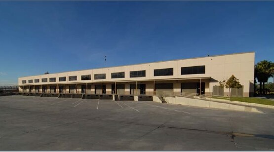 More Photos Of 10065 Via De La Amistad, San Diego Distribution For Lease