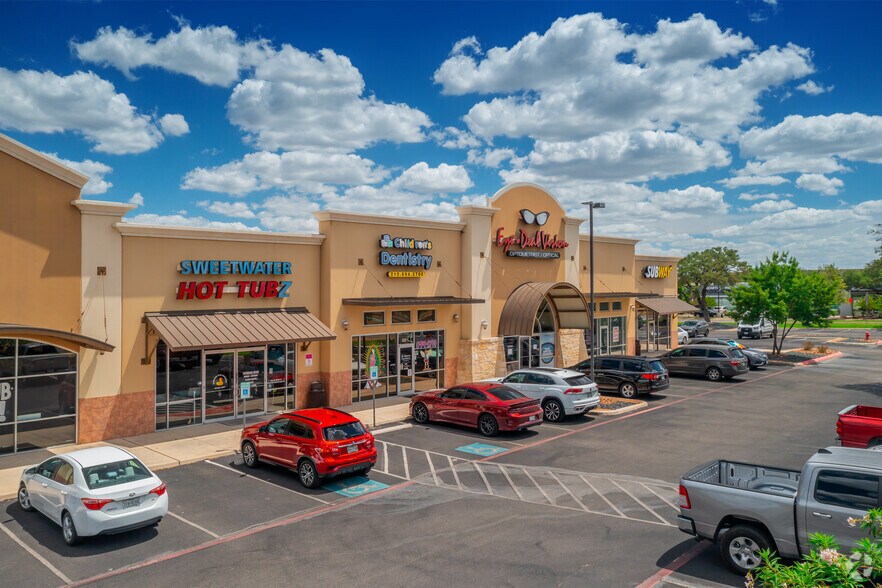 More Photos Of 8202 N Loop 1604 W, San Antonio General Retail For Lease