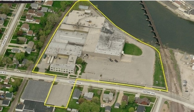 More Photos Of 206 Garfield Ave, Menasha Manufacturing For Sale