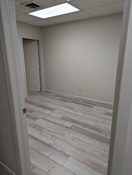 More Photos Of 535 S Emporia St, Wichita Flex For Lease