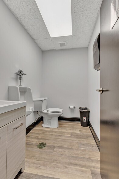 More Photos Of 2617 Grandview Ave, Nashville Office For Lease