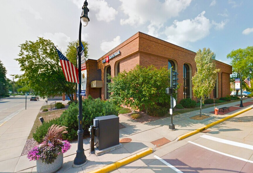 More Photos Of 101 W 4th St, Marshfield Bank For Sale