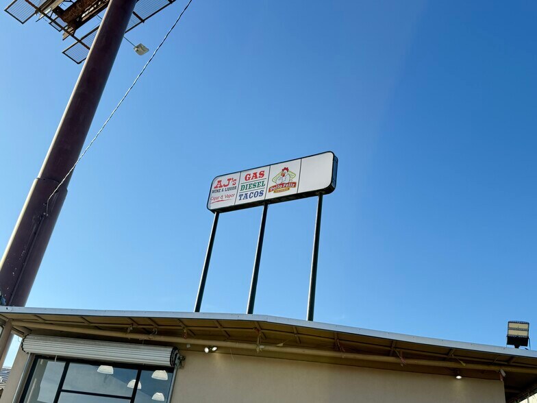 More Photos Of 19805 Shady Ln, San Antonio General Retail For Lease