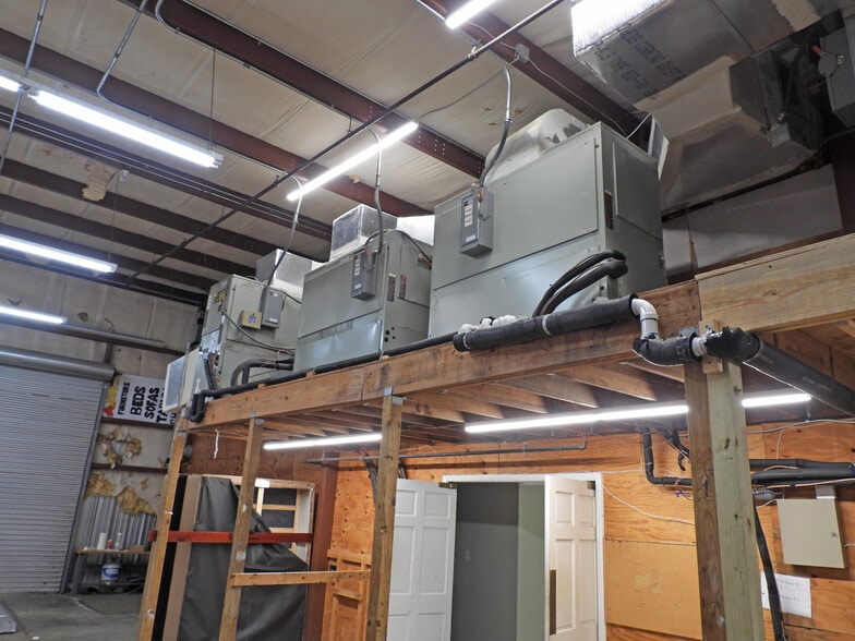 More Photos Of 3800 W New Haven Ave, Melbourne Freestanding For Lease