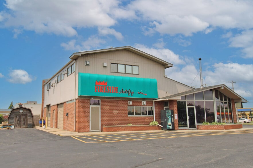 More Photos Of 18701 Northline Rd, Southgate Showroom For Sale