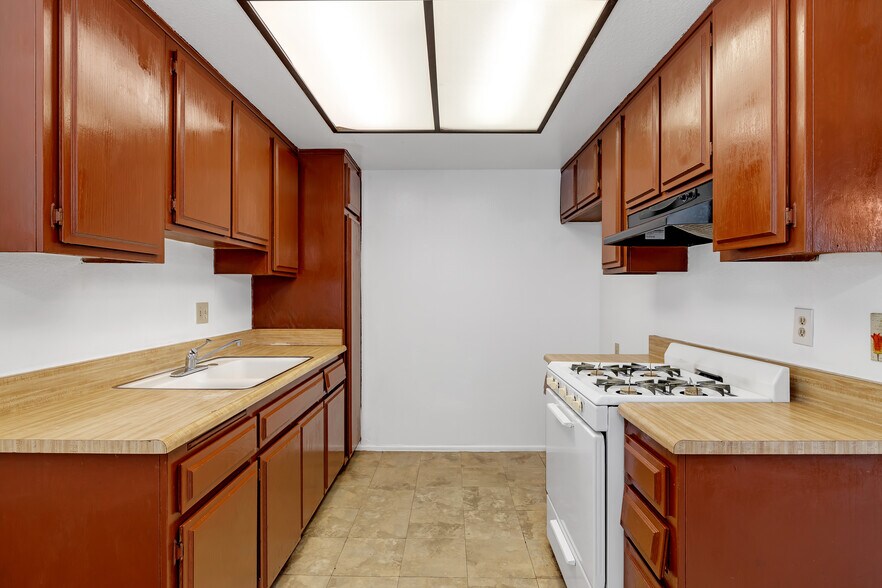 More Photos Of 1629 W Ball Rd, Anaheim Apartments For Sale