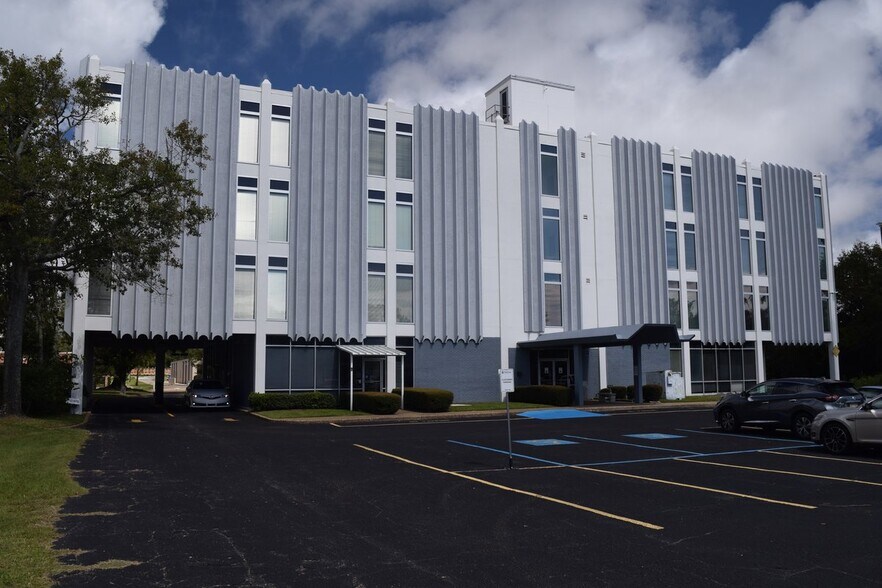 More Photos Of 1126 Jackson Ave, Pascagoula Office For Sale