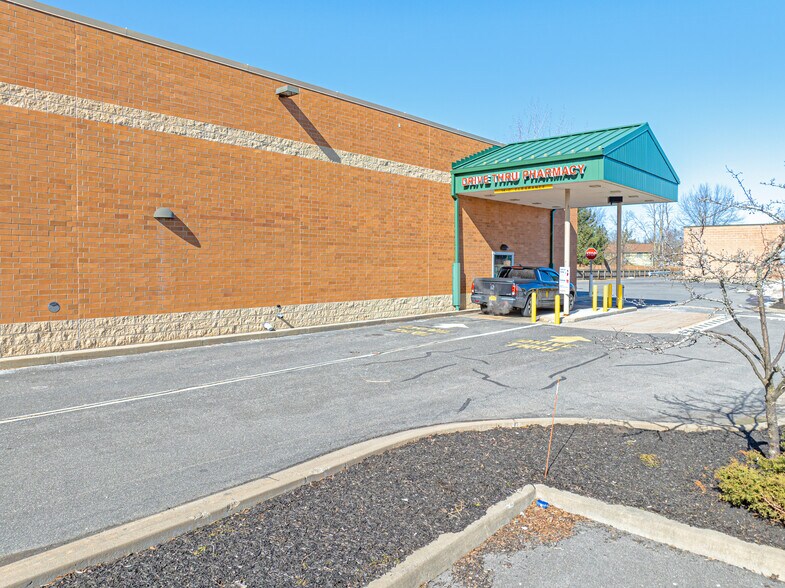 More Photos Of 6189 State Route 31, Cicero Drugstore For Sale