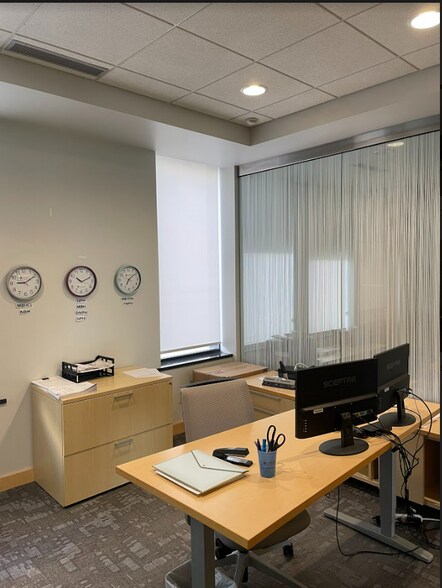 More Photos Of 112 W Jefferson Blvd, South Bend Office For Lease