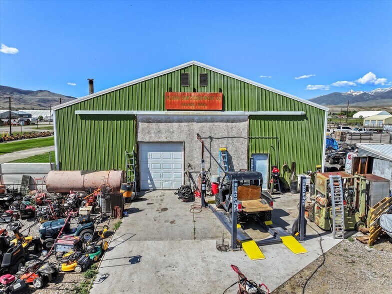 More Photos Of 5 Demick Ln, Salmon Auto Repair For Sale