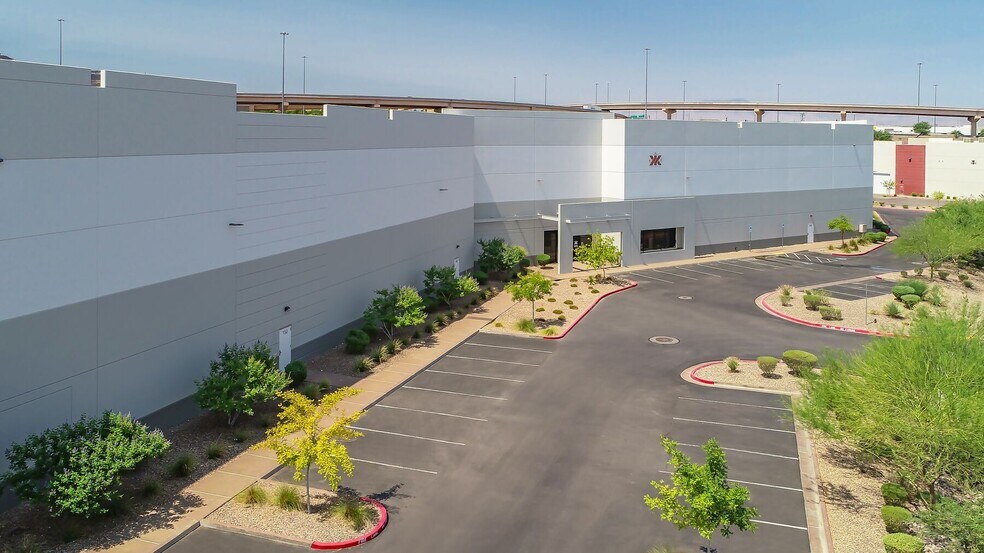 More Photos Of 8385 Eastgate Rd, Henderson Warehouse For Lease