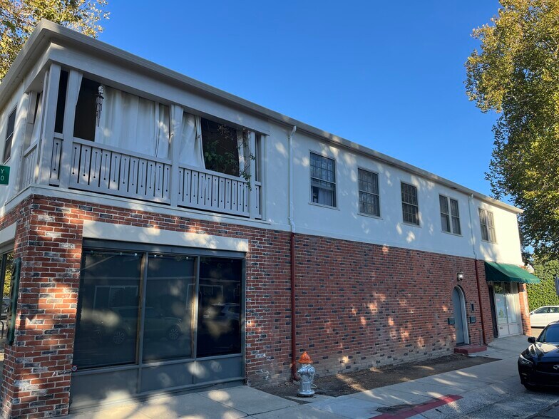 Primary Photo Of 2747 Riverside Blvd, Sacramento Office Residential For Lease