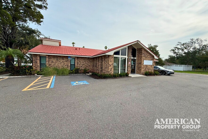 Primary Photo Of 203 3rd Ave, Bradenton Medical For Lease