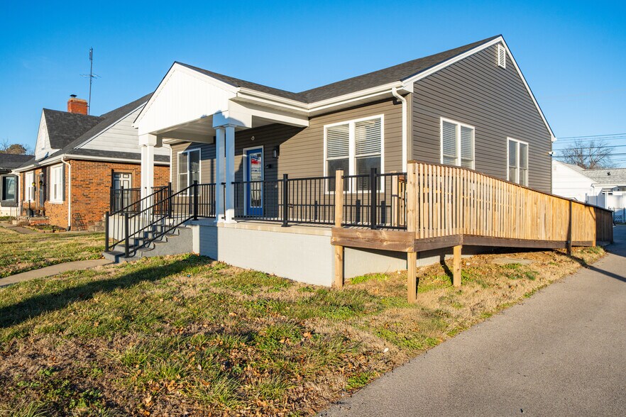 More Photos Of 2219 Frederica St, Owensboro Office For Sale