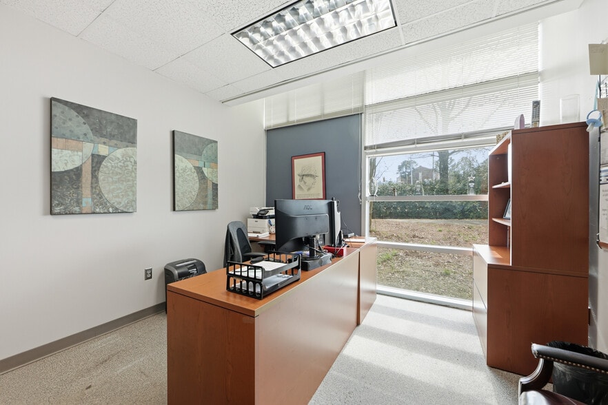 More Photos Of 600 Lakeshore Pky, Birmingham Medical For Lease