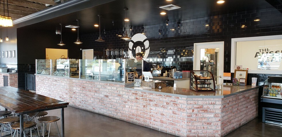 More Photos Of 112 E Maple Ave, Orange Storefront For Lease