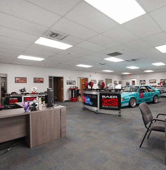 More Photos Of 2222 W Peoria Ave, Phoenix Manufacturing For Lease