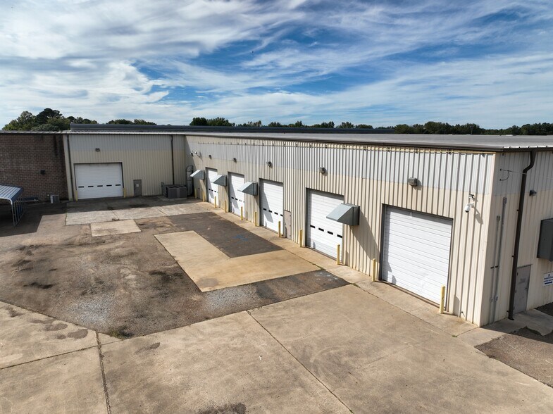 More Photos Of 139 Old Airport Rd, Nashville Manufacturing For Lease