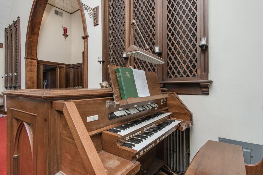 More Photos Of 201 E Main St, Sharpsburg Religious Facility For Sale