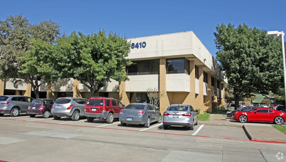 More Photos Of 6320 Southwest Blvd, Fort Worth Unknown For Lease