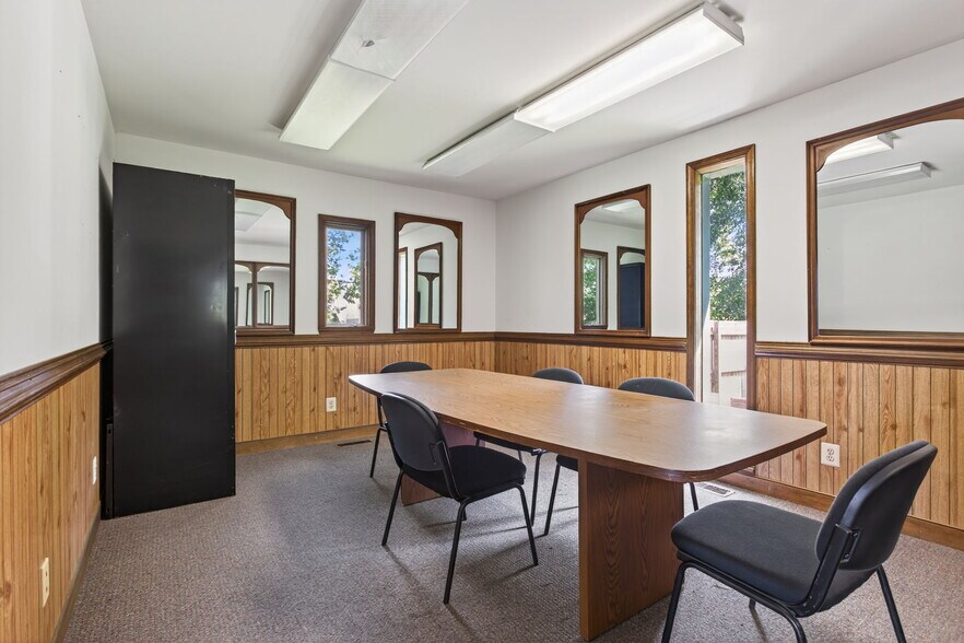 More Photos Of 102 Industrial Blvd, Toano Office For Sale