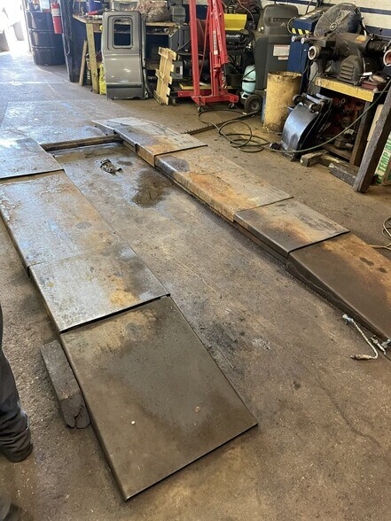 More Photos Of 635 Burnham Ave, Calumet City Auto Repair For Sale