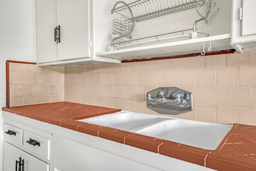 More Photos Of 904 N Spaulding Ave, Los Angeles Apartments For Sale