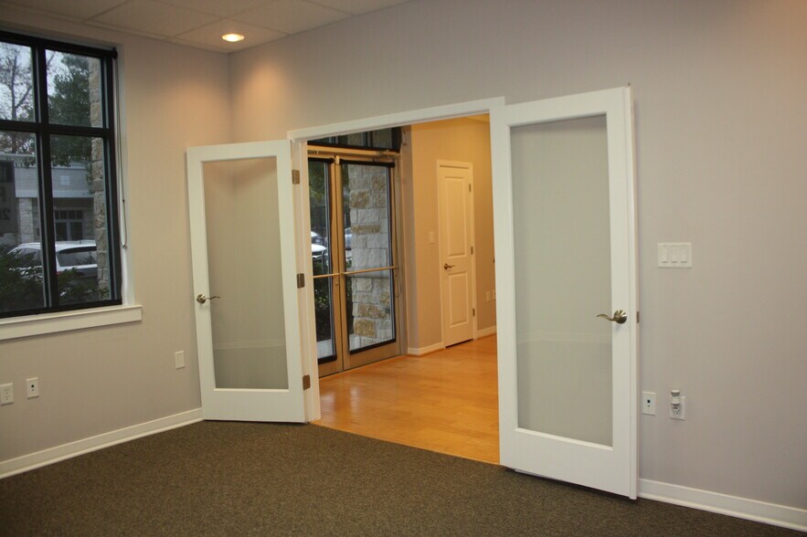 More Photos Of 8505 Technology Forest Pl, The Woodlands Office For Lease