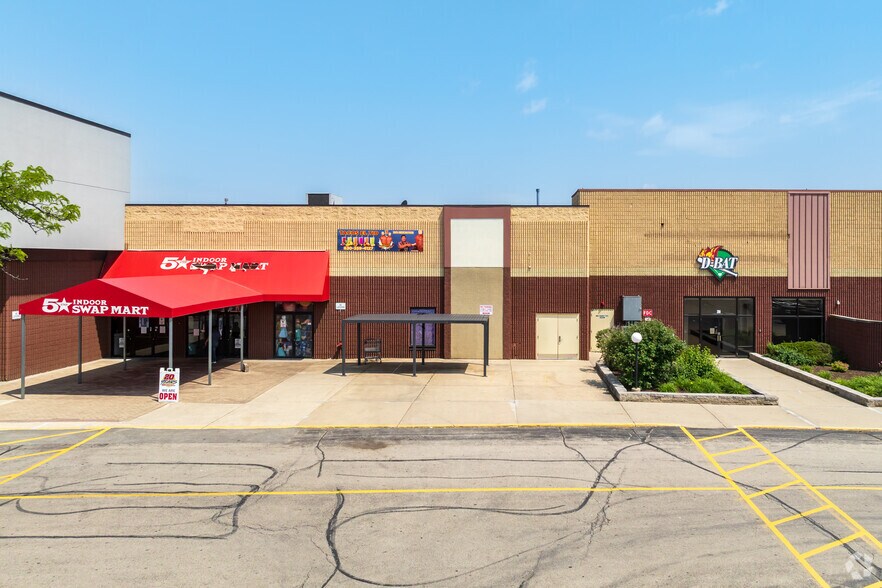 More Photos Of 202-300 W North Ave, Villa Park Unknown For Lease