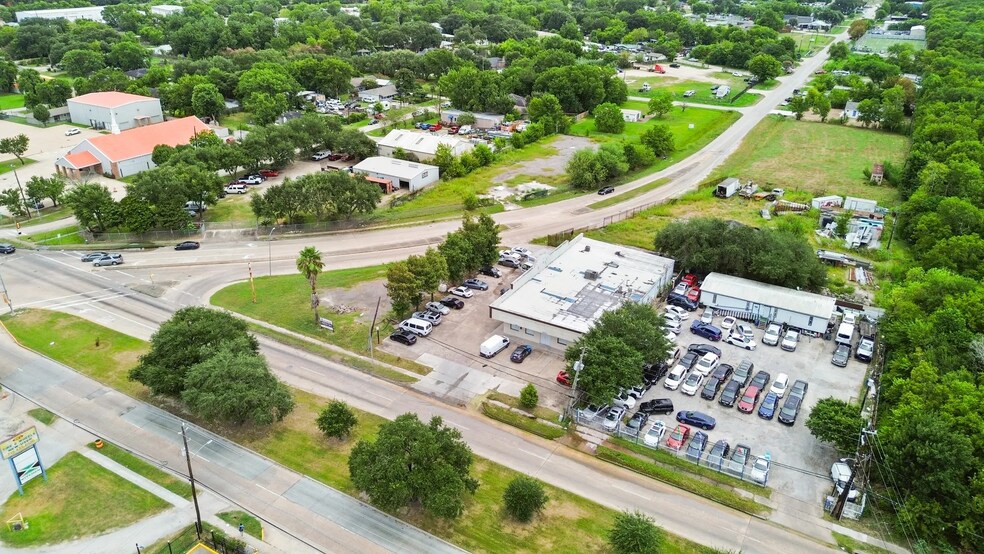 More Photos Of 14613 S Post Oak Rd, Houston Restaurant For Sale