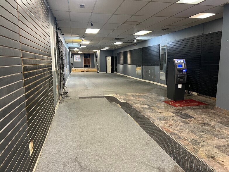 More Photos Of 1186 N High St, Columbus Storefront Retail Office For Lease