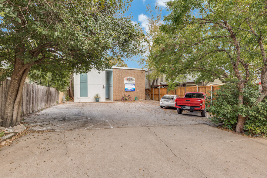 Primary Photo Of 516 E 40th St, Austin Apartments For Sale