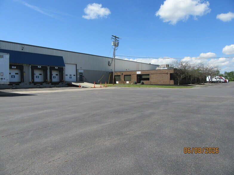 Primary Photo Of 4472 Steelway Blvd N, Liverpool Warehouse For Lease