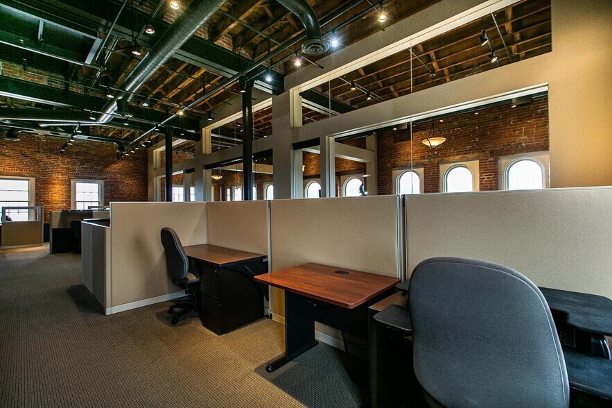 More Photos Of 600 Star Brewery Dr, Dubuque Office For Lease