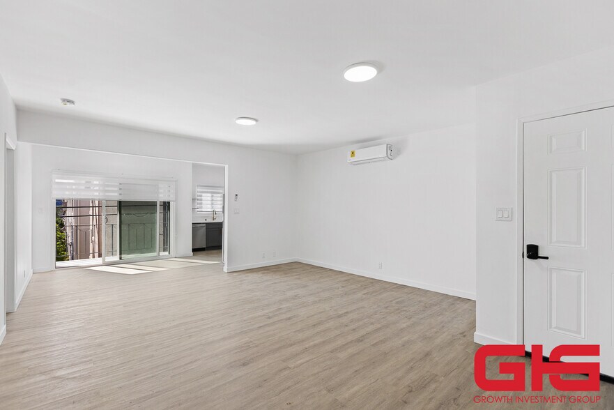 More Photos Of 1063 Justin Ave, Glendale Apartments For Sale