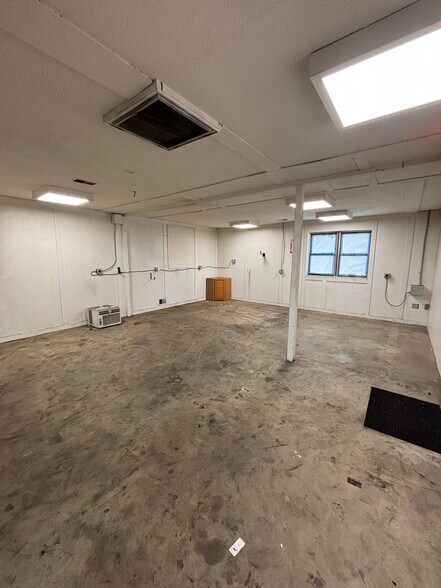 More Photos Of 230 Skipjack Rd, Prince Frederick Warehouse For Lease