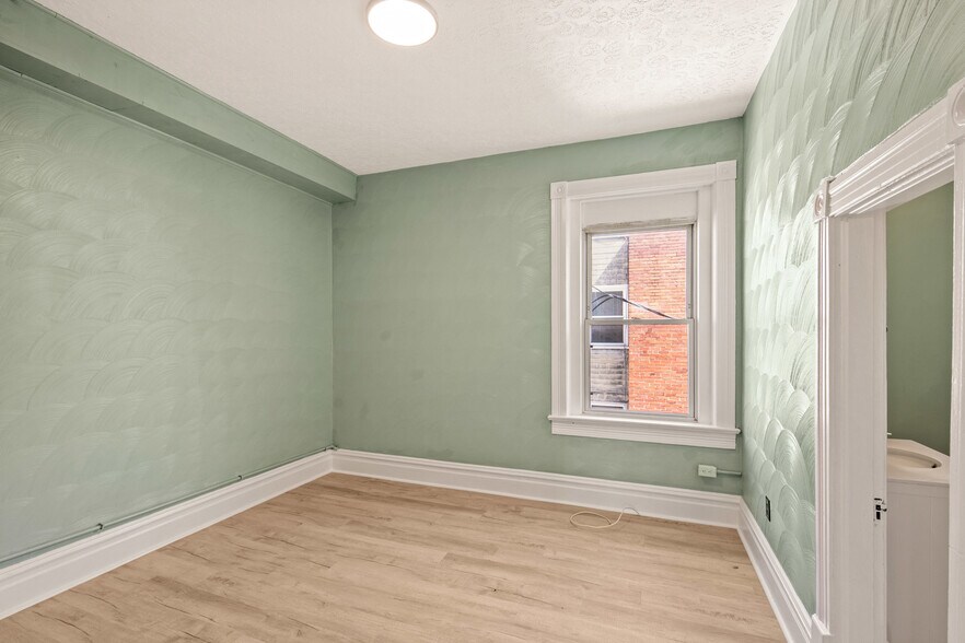 More Photos Of 105 E Main St, Somerset Storefront Retail Residential For Sale