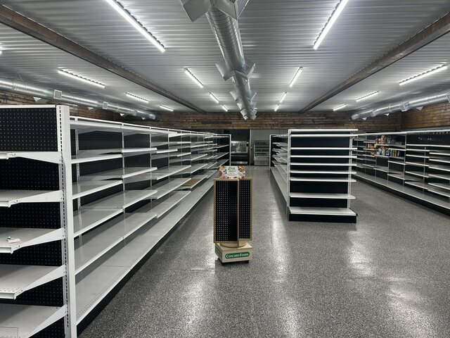 More Photos Of 120 S Monroe St, Golconda Supermarket For Sale