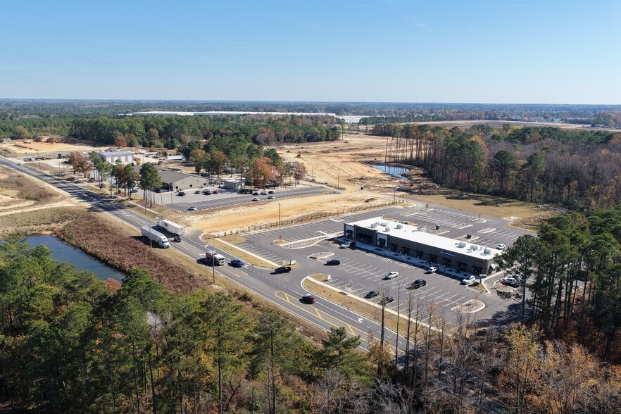 More Photos Of 5533 Corporation Drive, Hope Mills General Retail For Lease