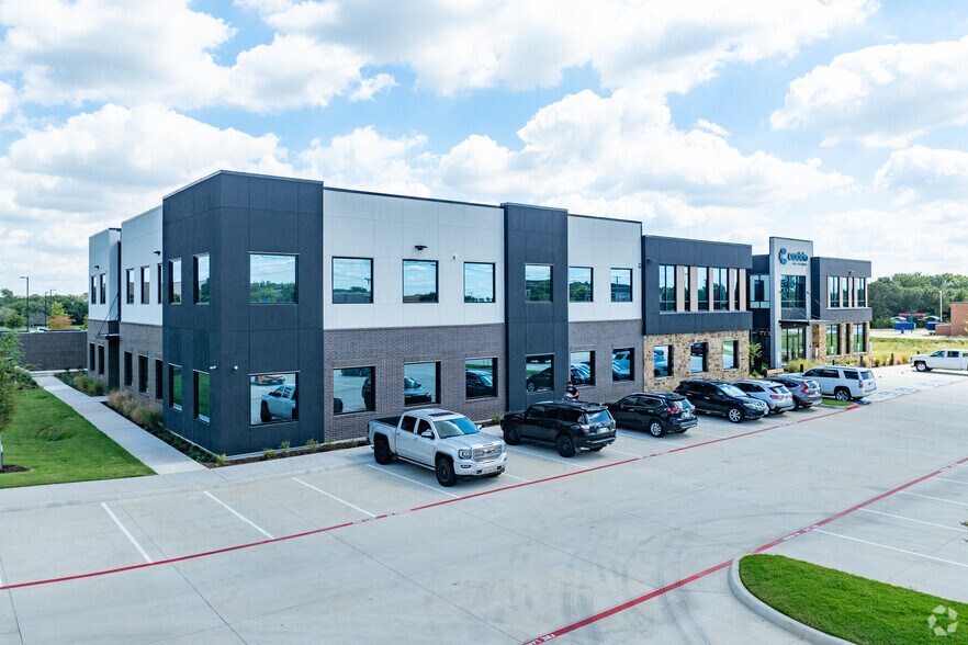 More Photos Of 8376 Davis Blvd, North Richland Hills Office For Lease