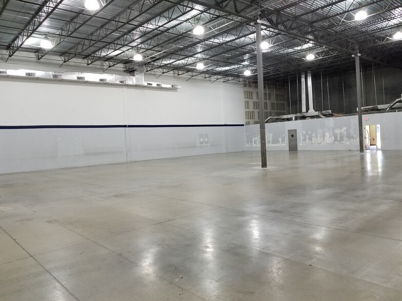 More Photos Of 1501 Green Rd, Deerfield Beach Warehouse For Lease