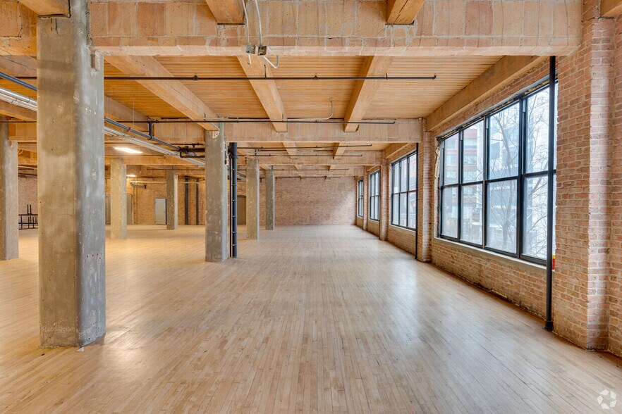 More Photos Of 320 W Ohio St, Chicago Loft Creative Space For Lease